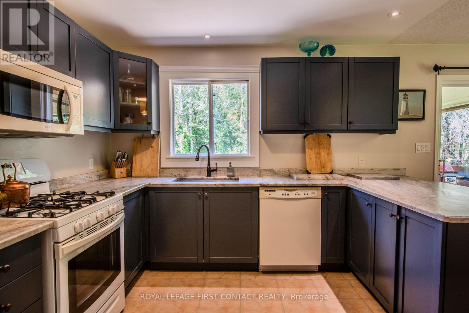 












5144 25TH SIDE ROAD

,
Essa,




Ontario
L0L2N0

