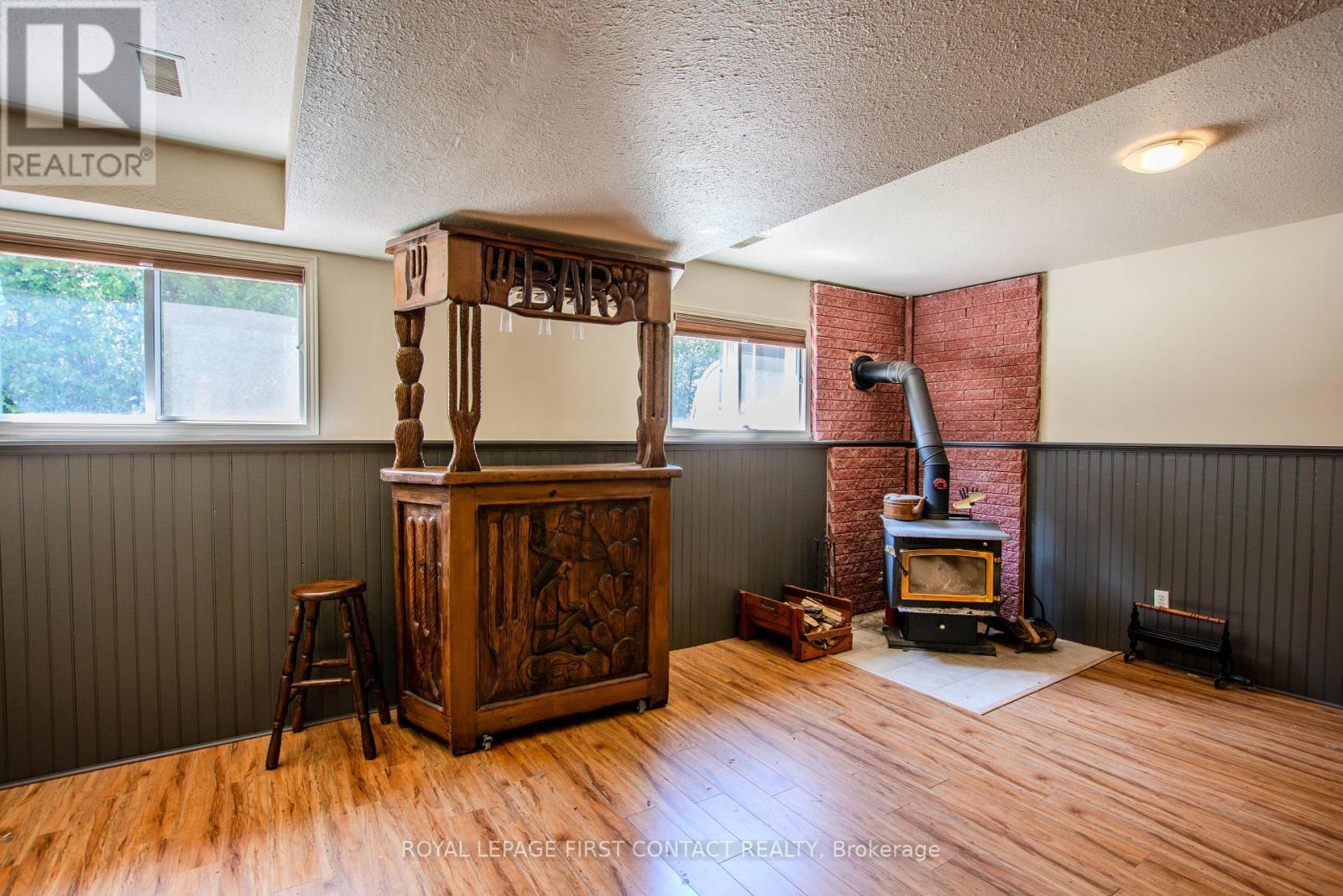 












5144 25TH SIDE ROAD

,
Essa,




Ontario
L0L2N0

