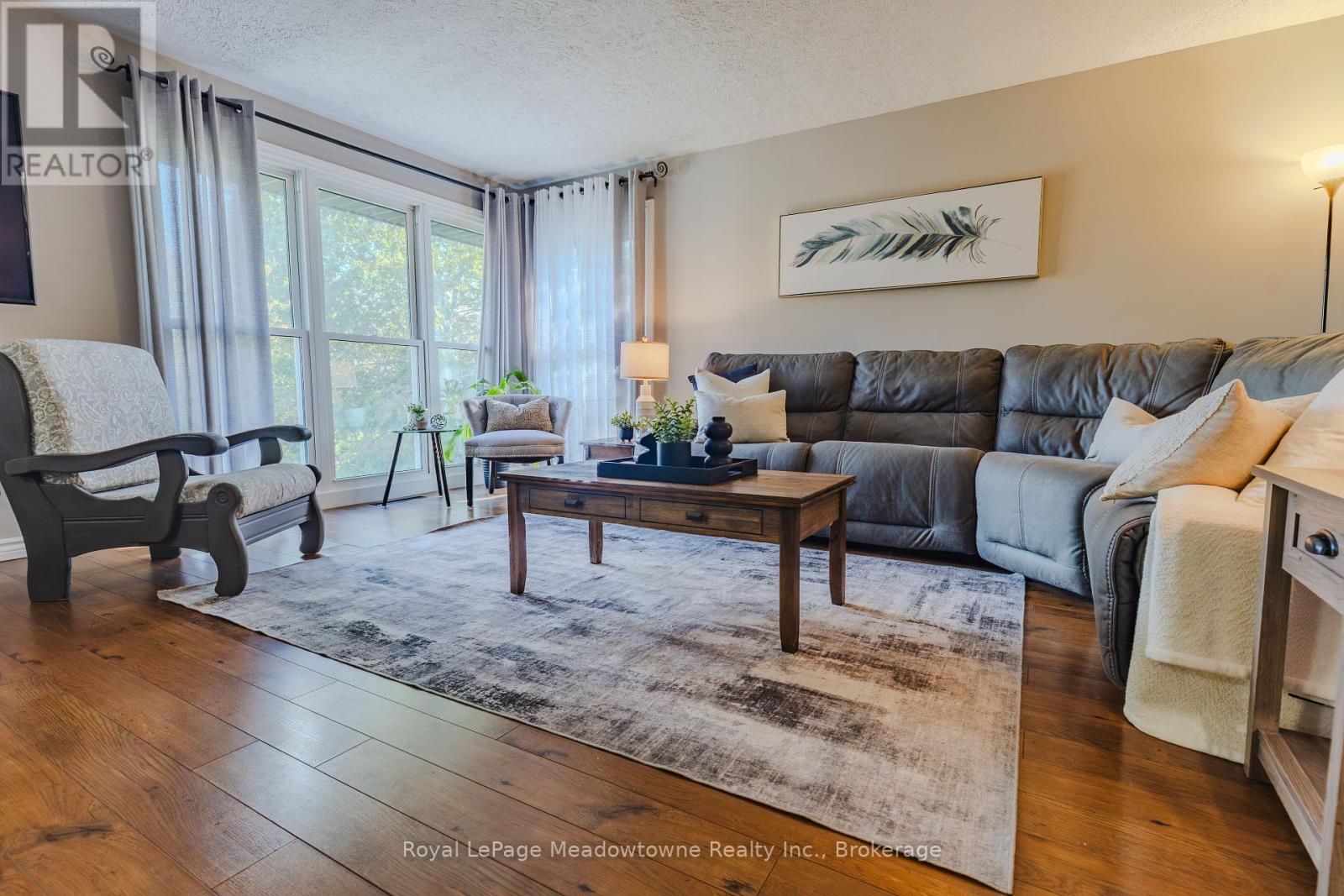 












2632 LAKEFIELD ROAD

,
Selwyn,




Ontario
K9J6X5

