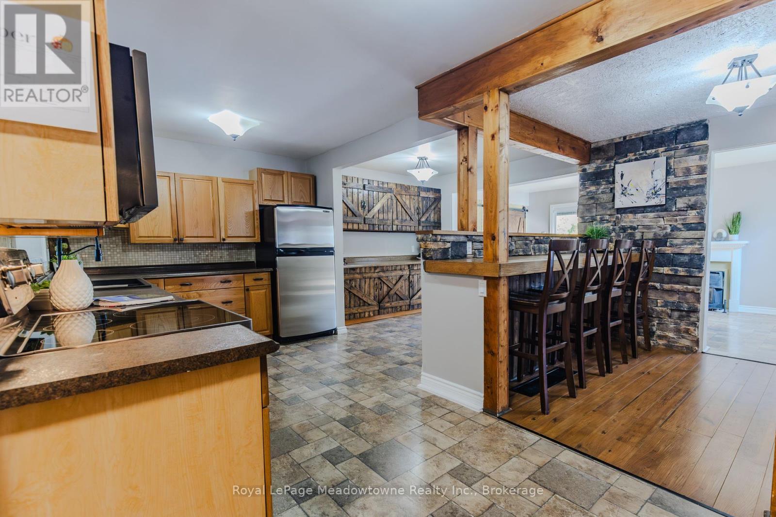 












2632 LAKEFIELD ROAD

,
Selwyn,




Ontario
K9J6X5

