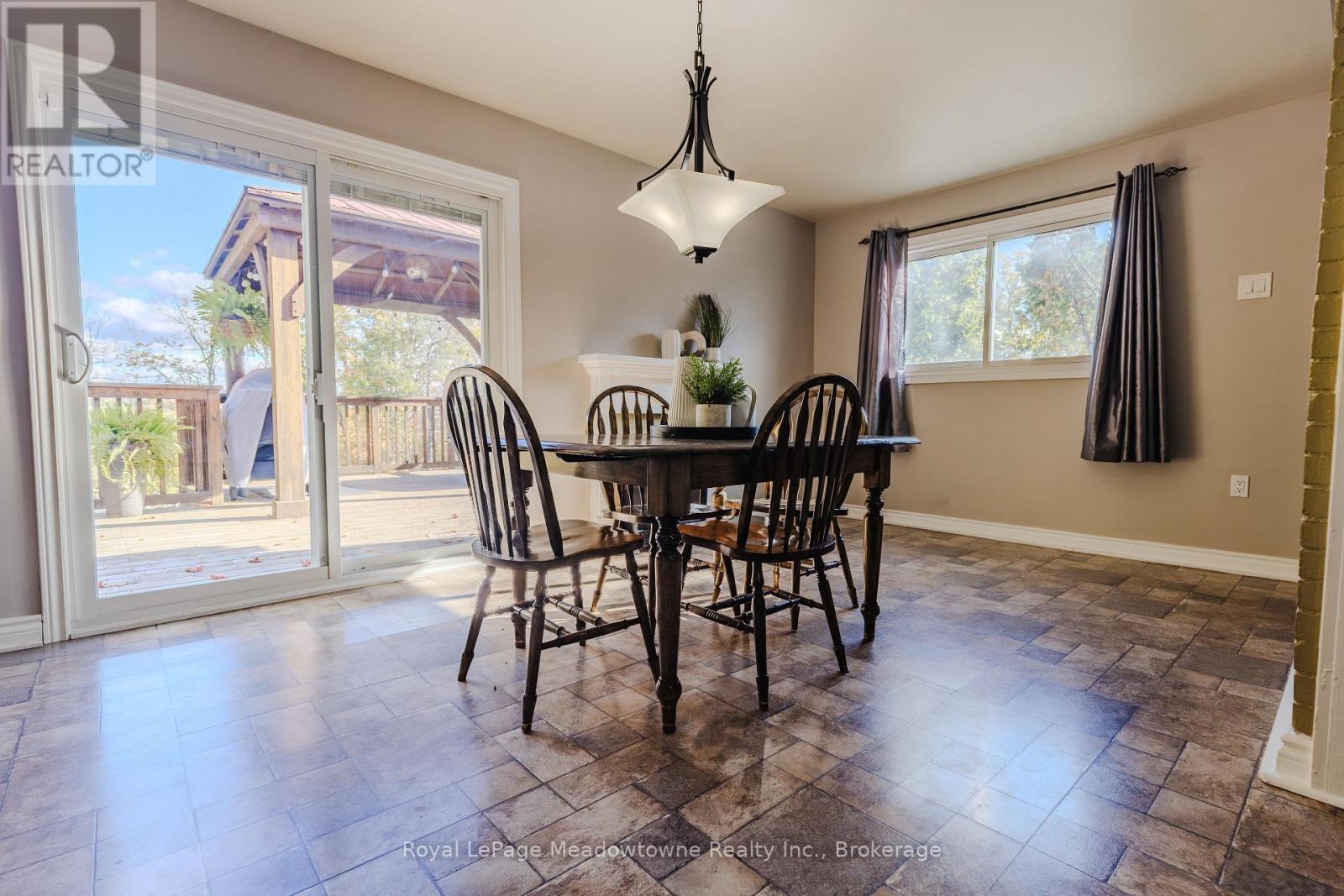 












2632 LAKEFIELD ROAD

,
Selwyn,




Ontario
K9J6X5

