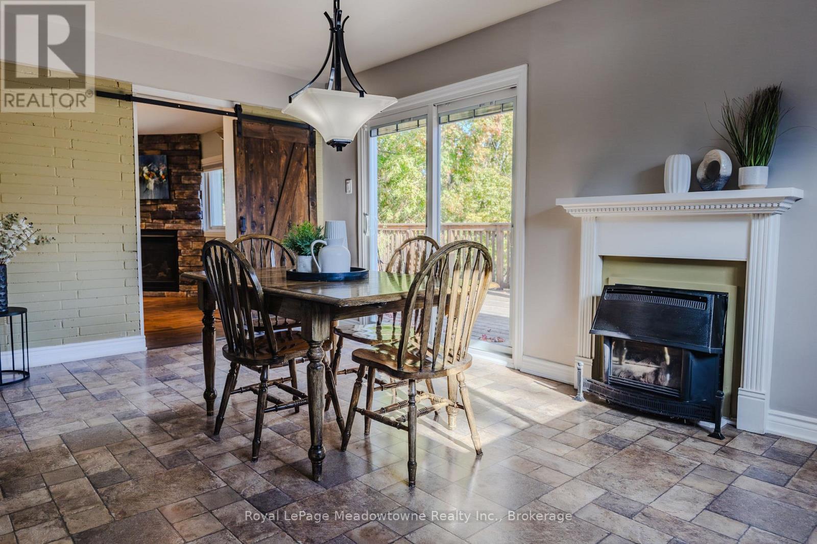 












2632 LAKEFIELD ROAD

,
Selwyn,




Ontario
K9J6X5

