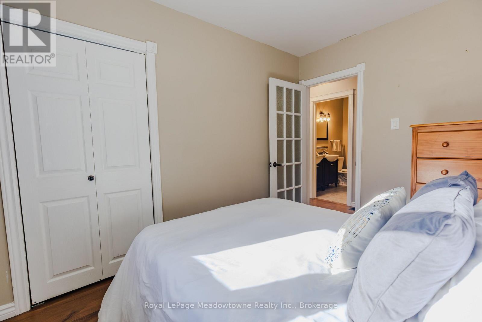 












2632 LAKEFIELD ROAD

,
Selwyn,




Ontario
K9J6X5

