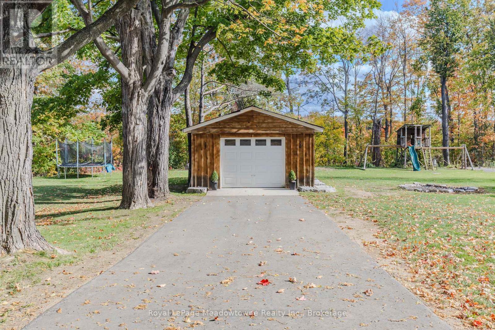 












2632 LAKEFIELD ROAD

,
Selwyn,




Ontario
K9J6X5

