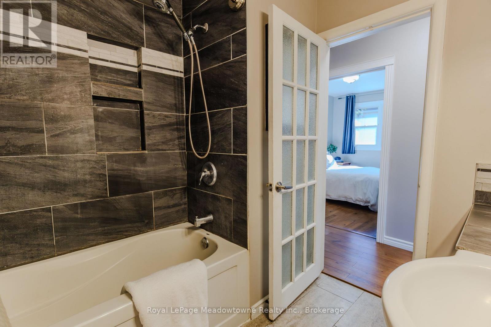 












2632 LAKEFIELD ROAD

,
Selwyn,




Ontario
K9J6X5

