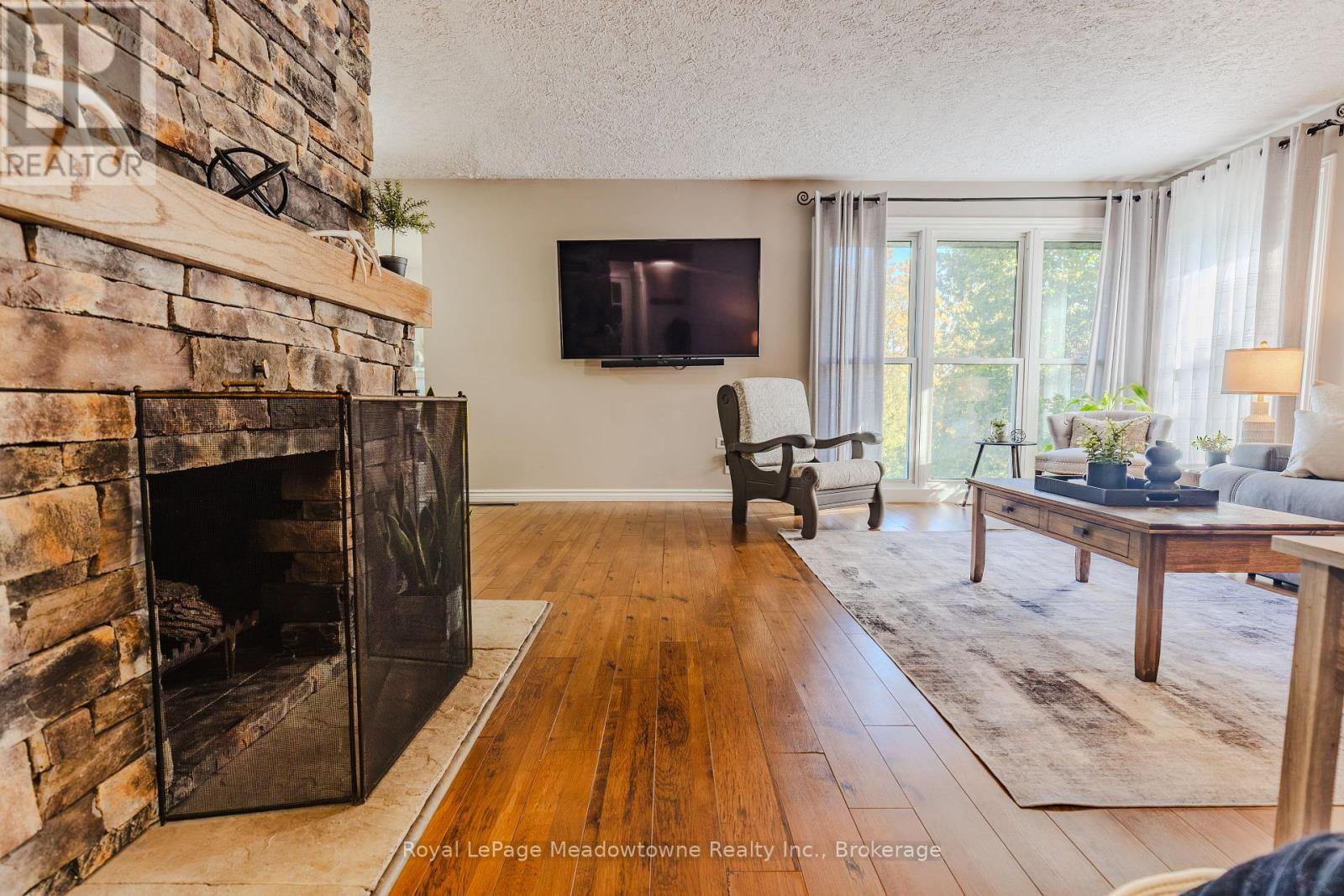 












2632 LAKEFIELD ROAD

,
Selwyn,




Ontario
K9J6X5

