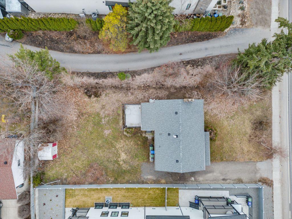 









4611


Gordon

Drive,
Kelowna,




BC
V1W 1T5

