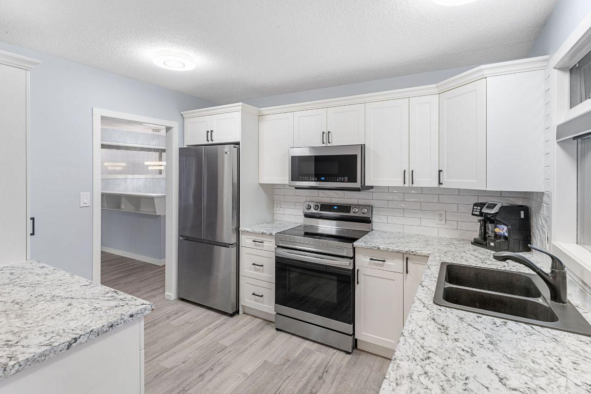 









4611


Gordon

Drive,
Kelowna,




BC
V1W 1T5

