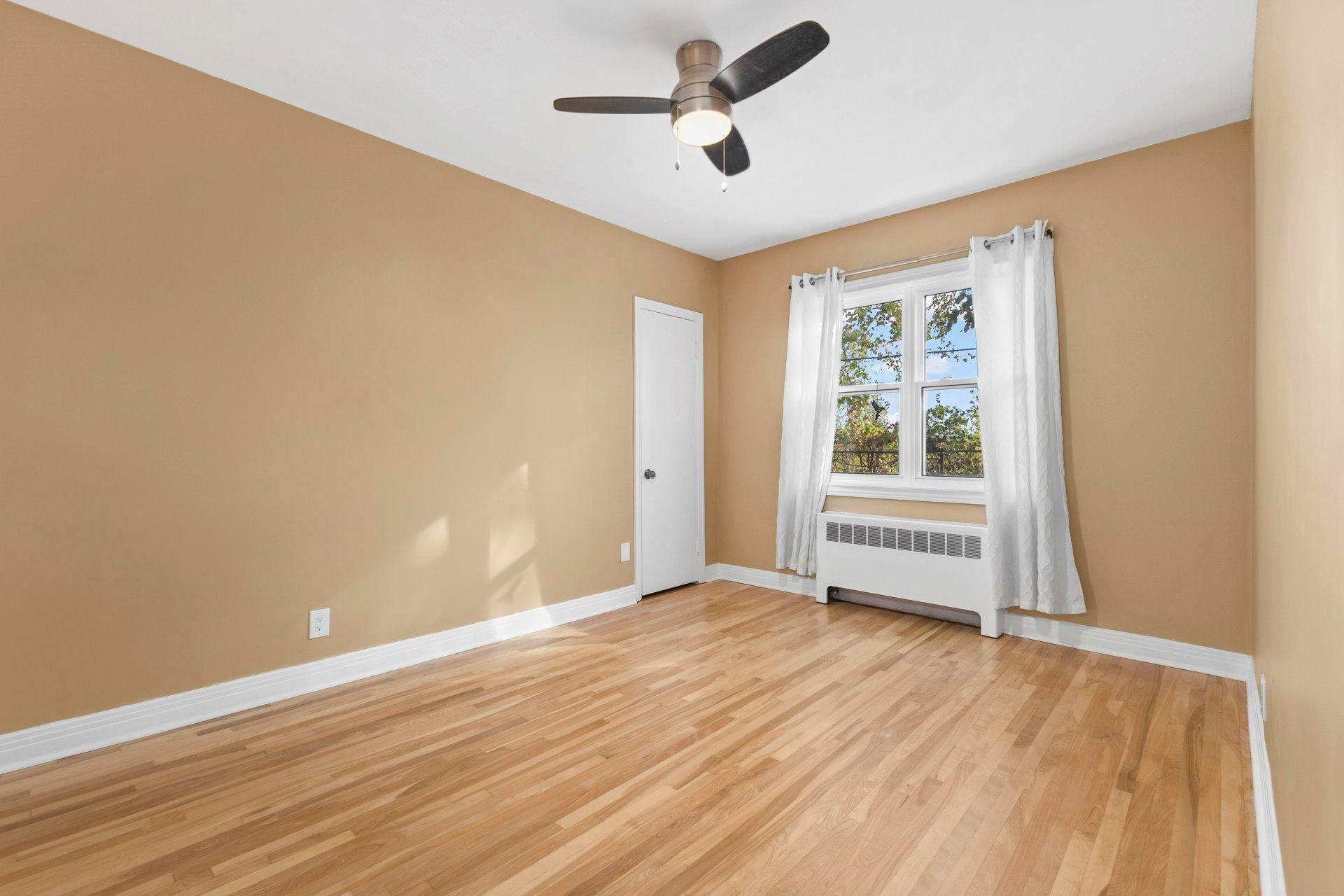 









460


Rue Petit

,
Montréal (Saint-Laurent),




QC
H4N2H6

