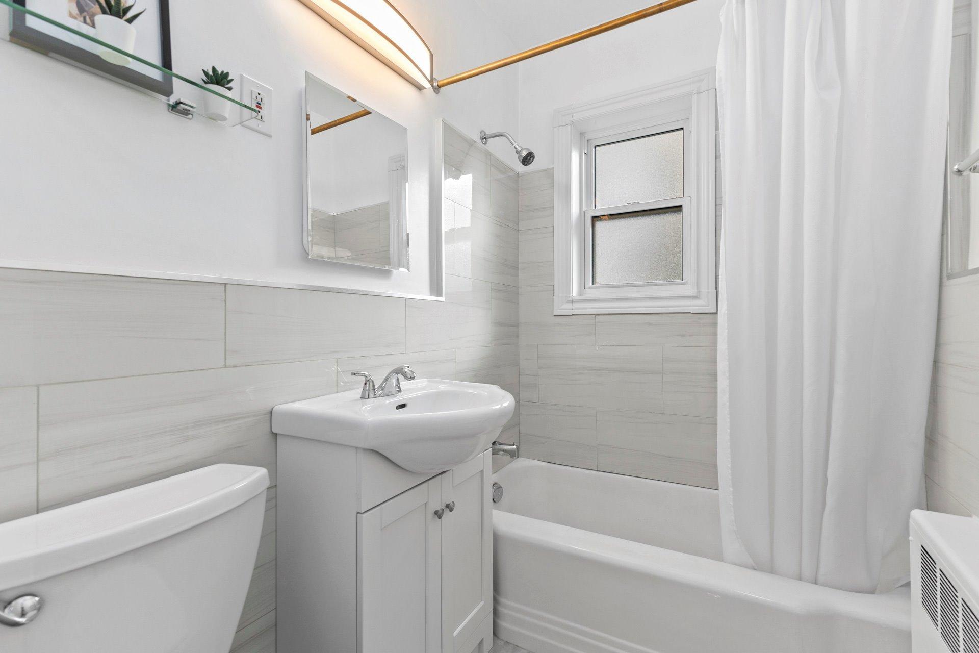 









460


Rue Petit

,
Montréal (Saint-Laurent),




QC
H4N2H6

