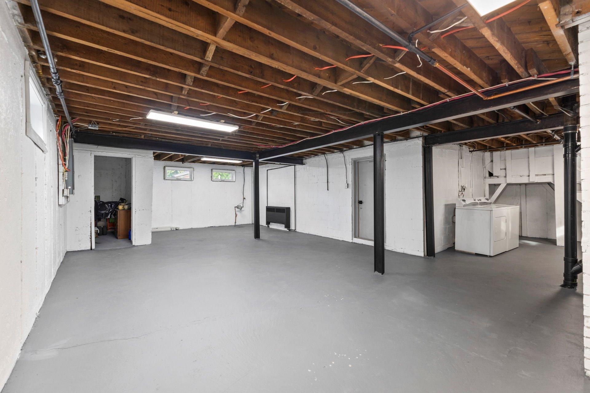 









460


Rue Petit

,
Montréal (Saint-Laurent),




QC
H4N2H6

