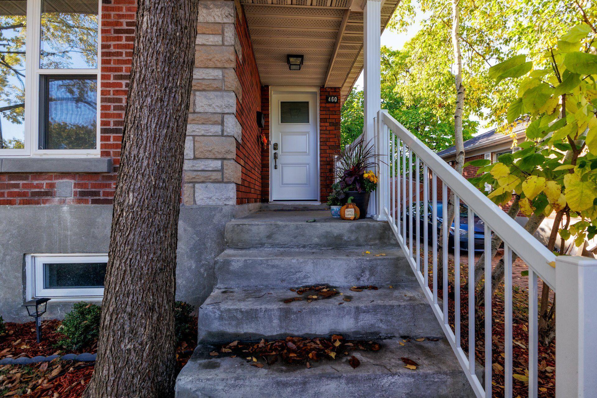 









460


Rue Petit

,
Montréal (Saint-Laurent),




QC
H4N2H6

