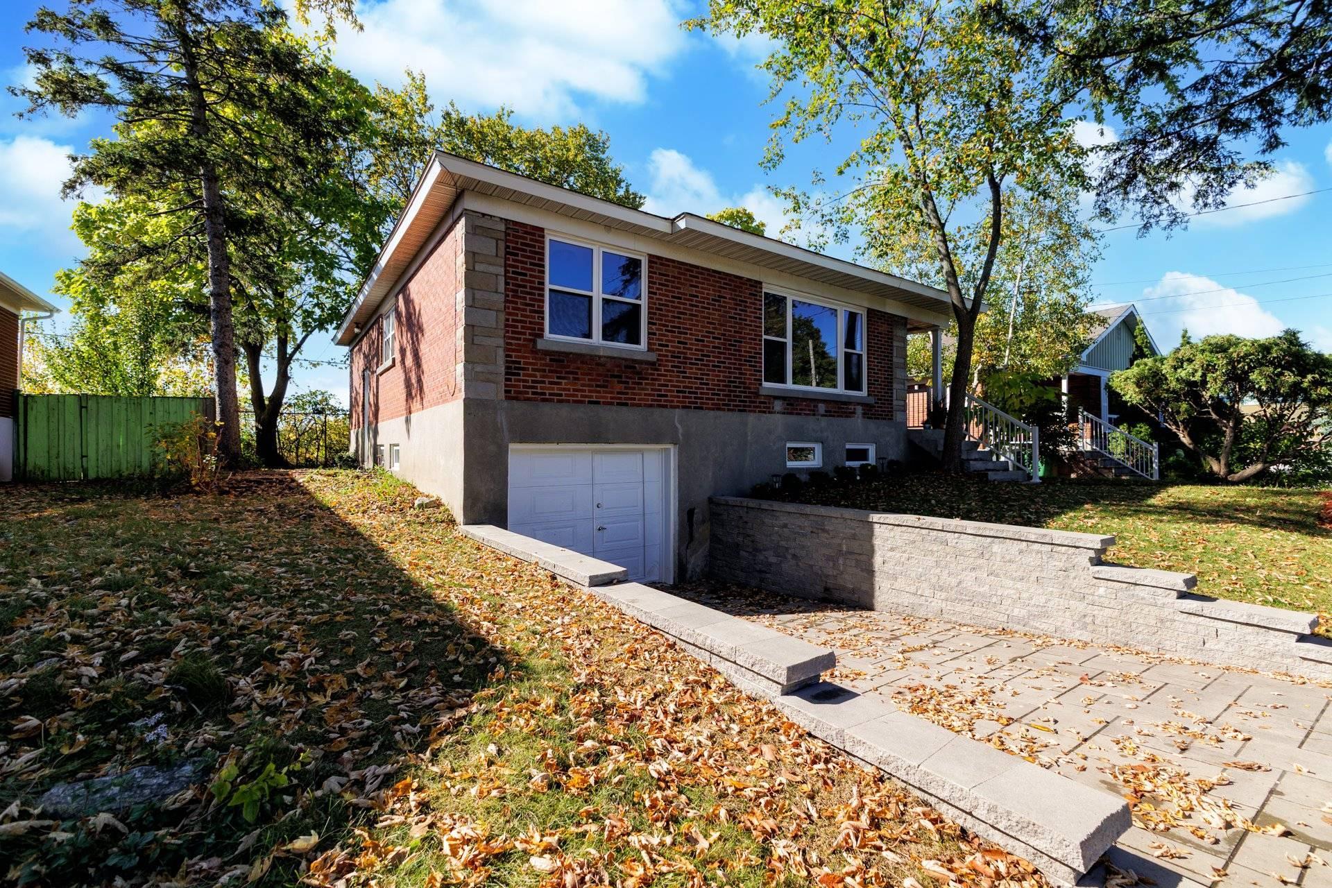 









460


Rue Petit

,
Montréal (Saint-Laurent),




QC
H4N2H6

