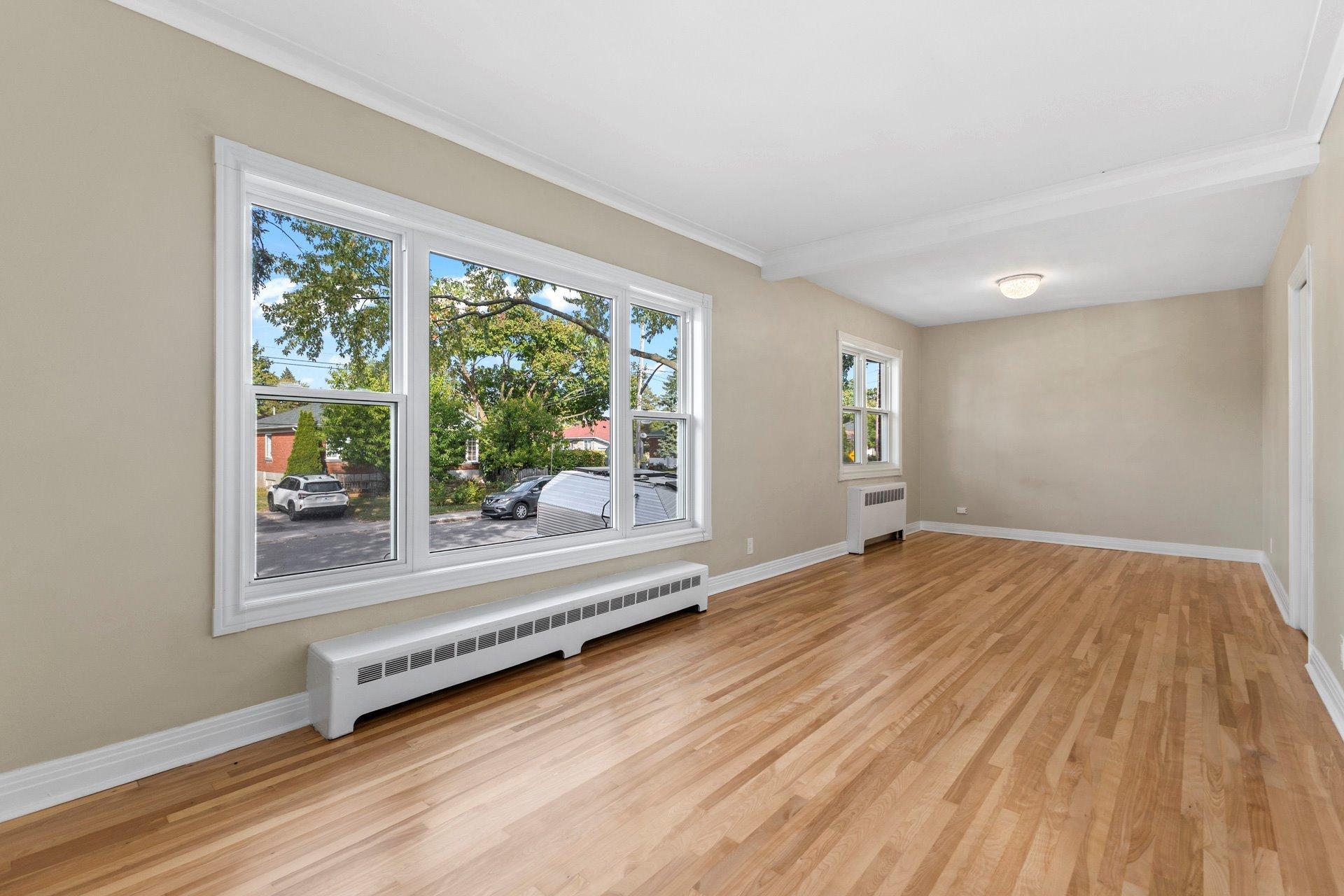 









460


Rue Petit

,
Montréal (Saint-Laurent),




QC
H4N2H6

