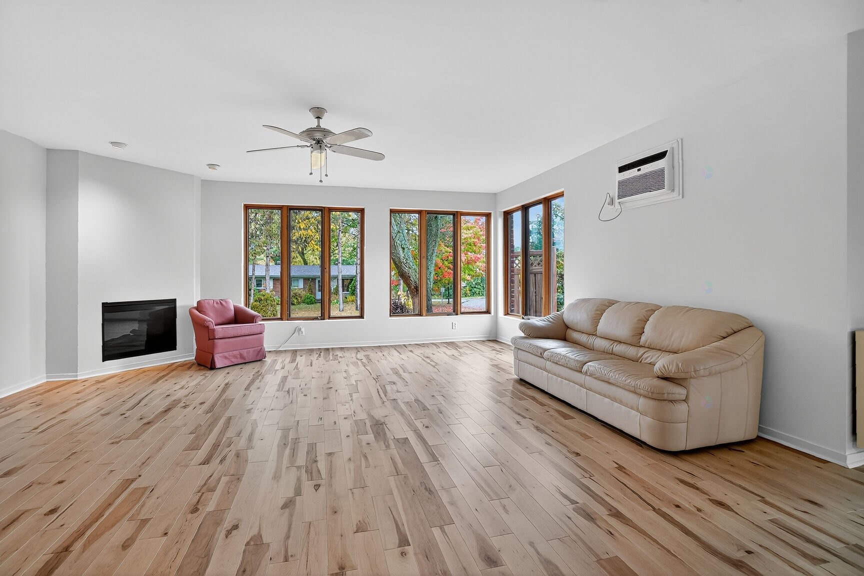 









1587


Rue Gauthier

,
Saint-Bruno-de-Montarville,




QC
J3V5Y4

