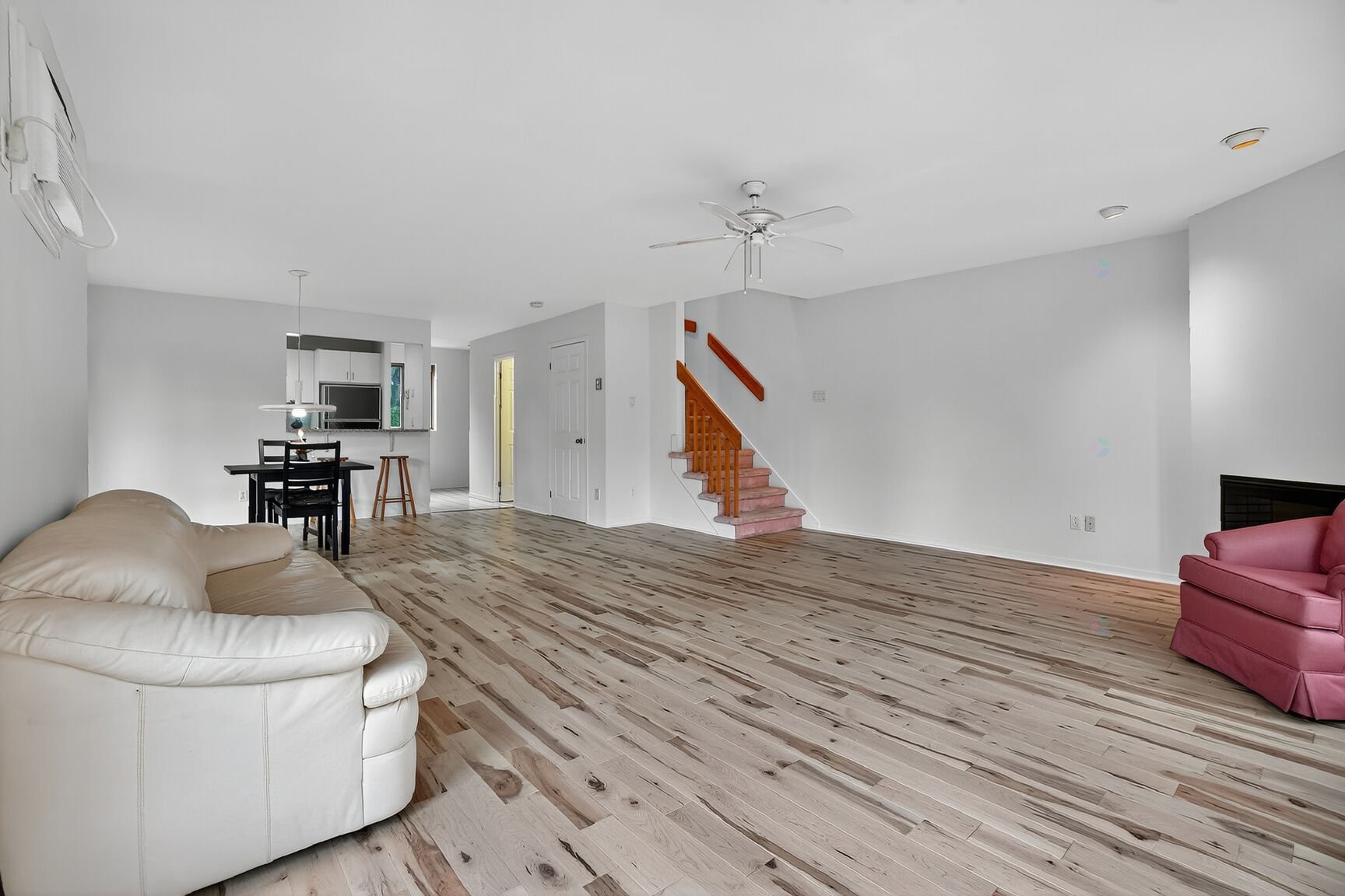 









1587


Rue Gauthier

,
Saint-Bruno-de-Montarville,




QC
J3V5Y4

