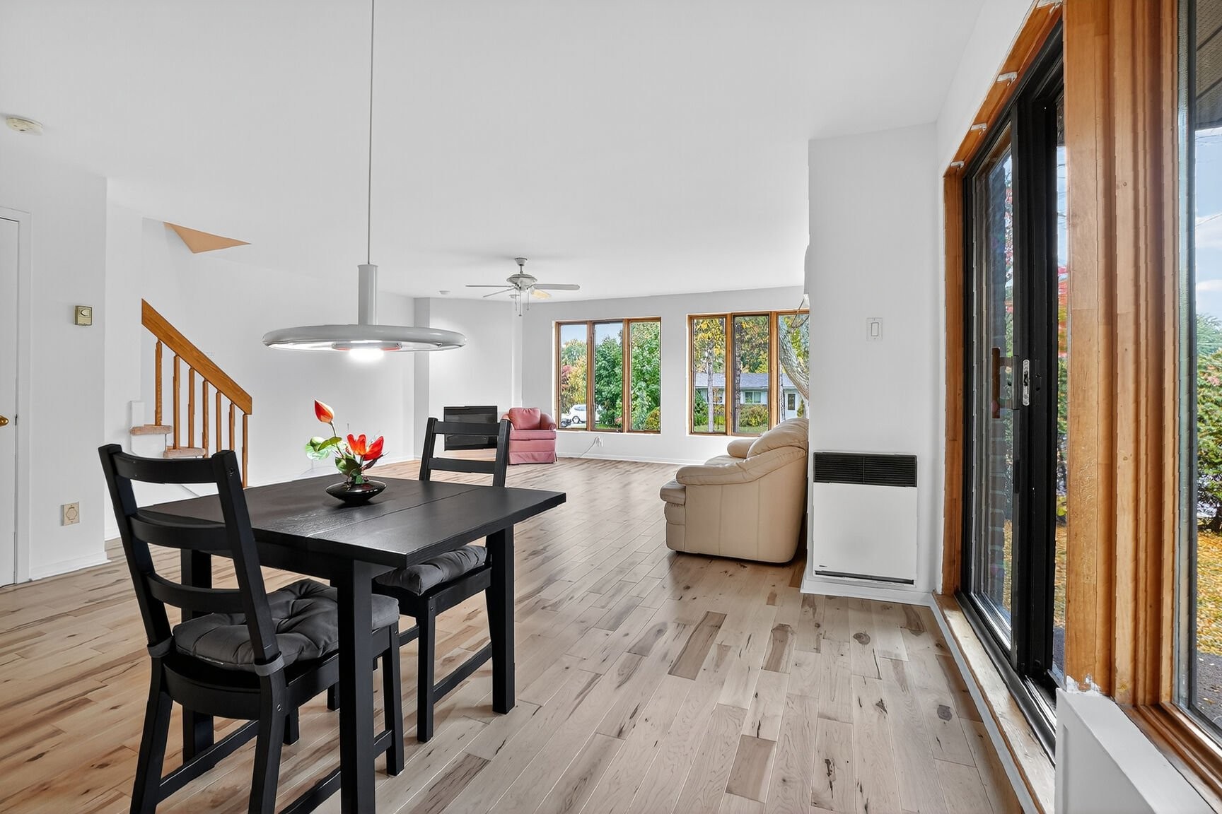 









1587


Rue Gauthier

,
Saint-Bruno-de-Montarville,




QC
J3V5Y4

