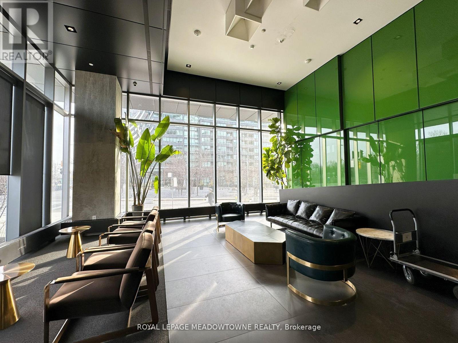 












2104 - 170 BAYVIEW AVENUE

,
Toronto,




Ontario
M5A0M4

