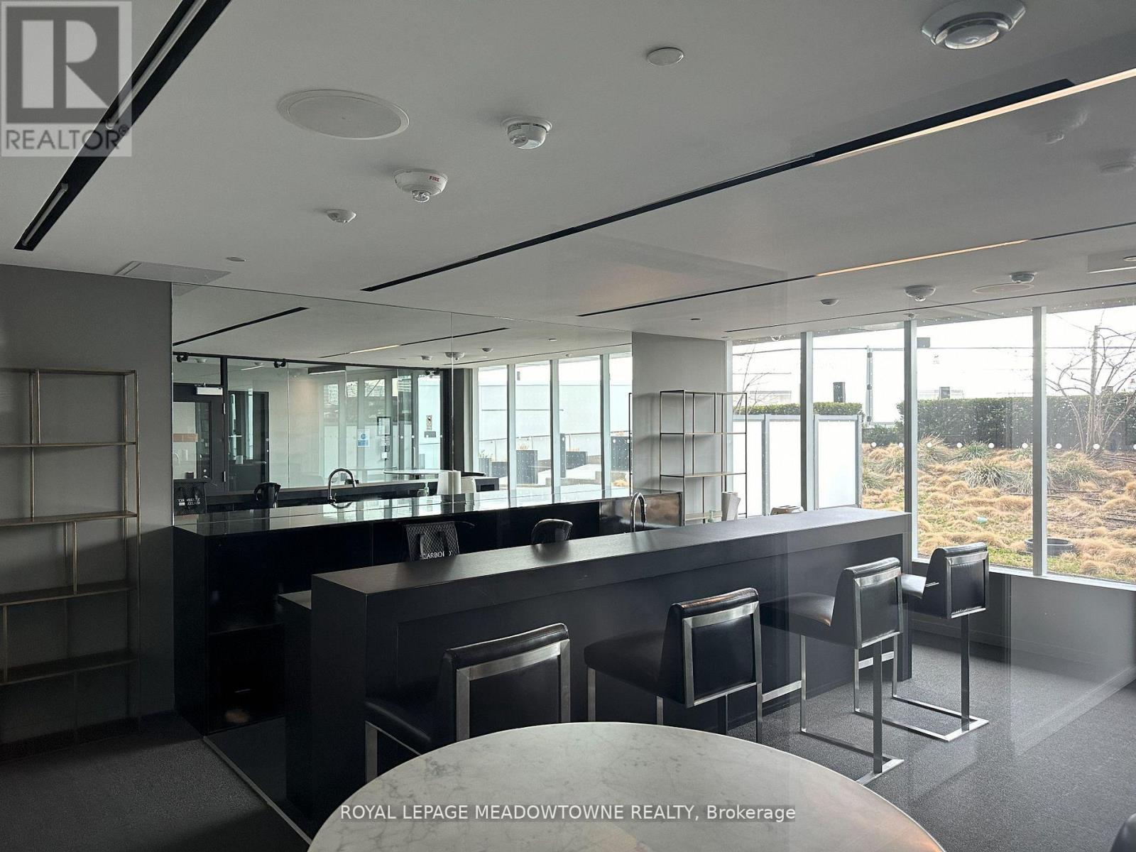 












2104 - 170 BAYVIEW AVENUE

,
Toronto,




Ontario
M5A0M4

