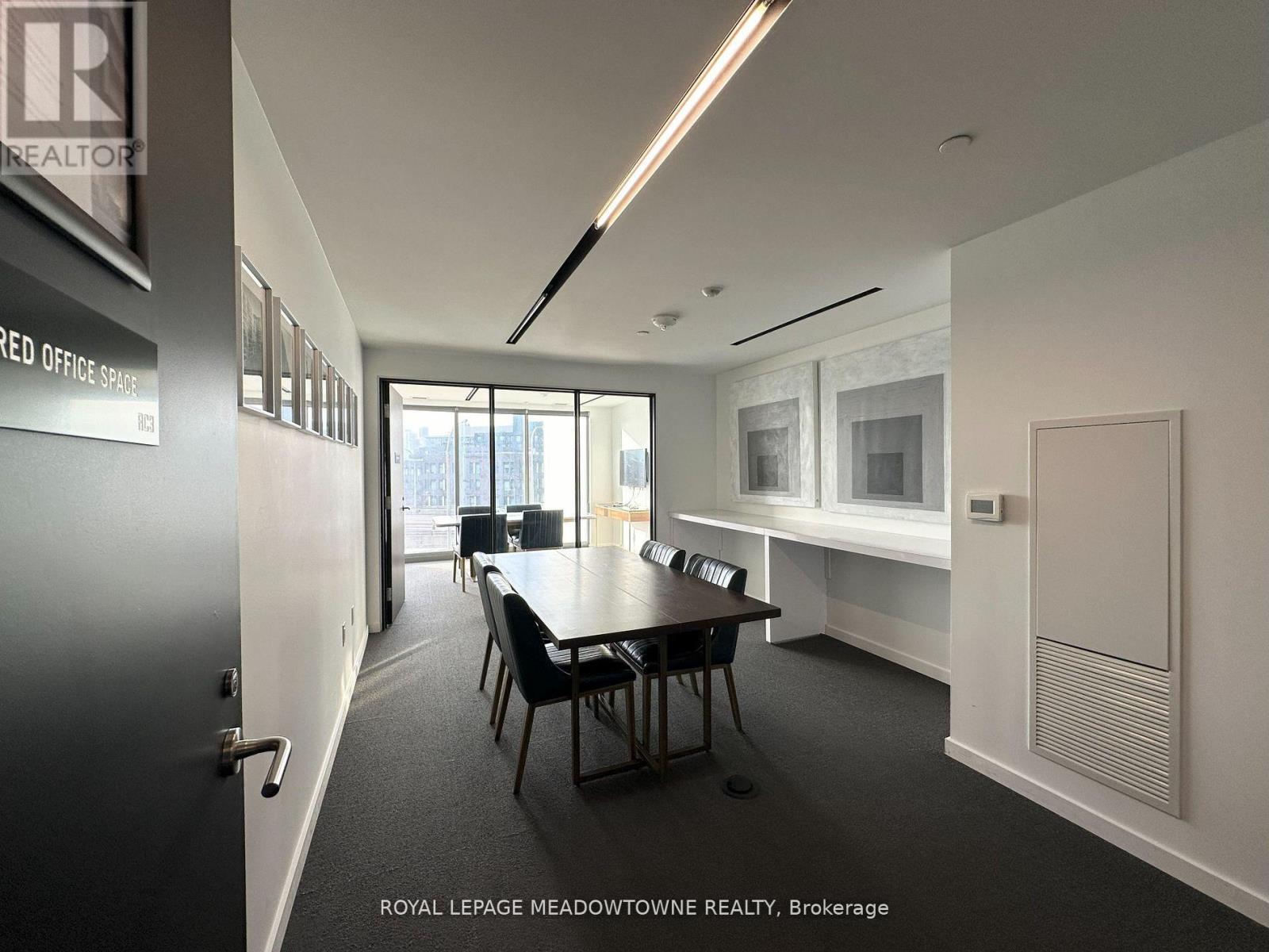 












2104 - 170 BAYVIEW AVENUE

,
Toronto,




Ontario
M5A0M4

