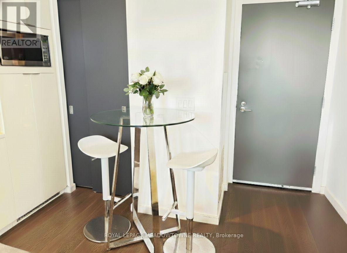 












2104 - 170 BAYVIEW AVENUE

,
Toronto,




Ontario
M5A0M4

