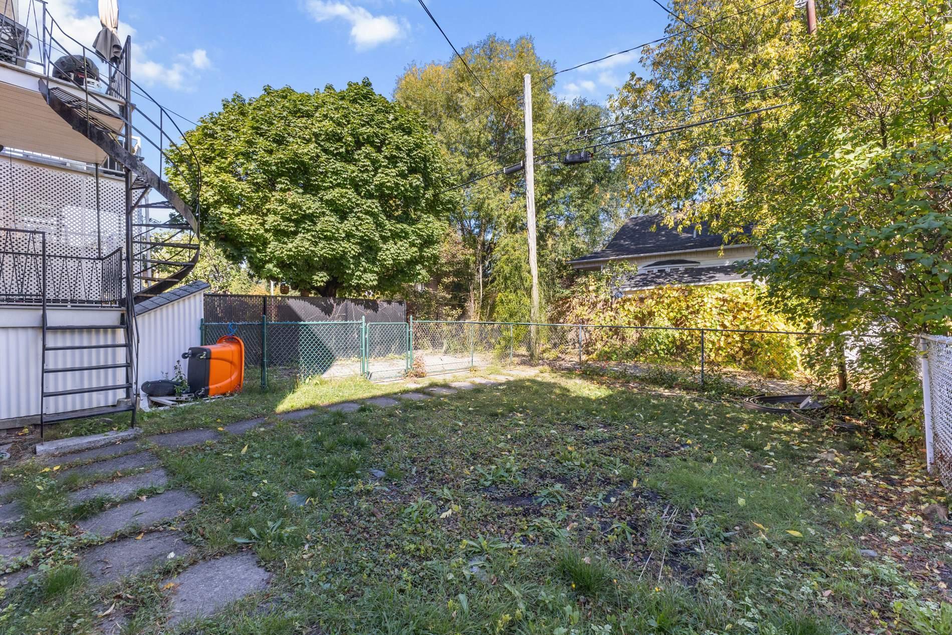 









2079

 - 2081


Rue Bossuet

,
Montréal (Mercier/Hochelaga-Maisonneuve),




QC
H1N2R8

