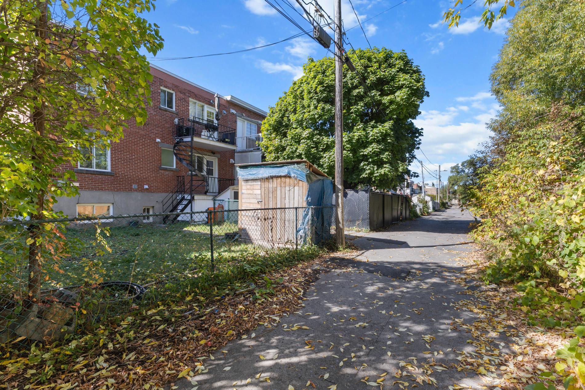 









2079

 - 2081


Rue Bossuet

,
Montréal (Mercier/Hochelaga-Maisonneuve),




QC
H1N2R8

