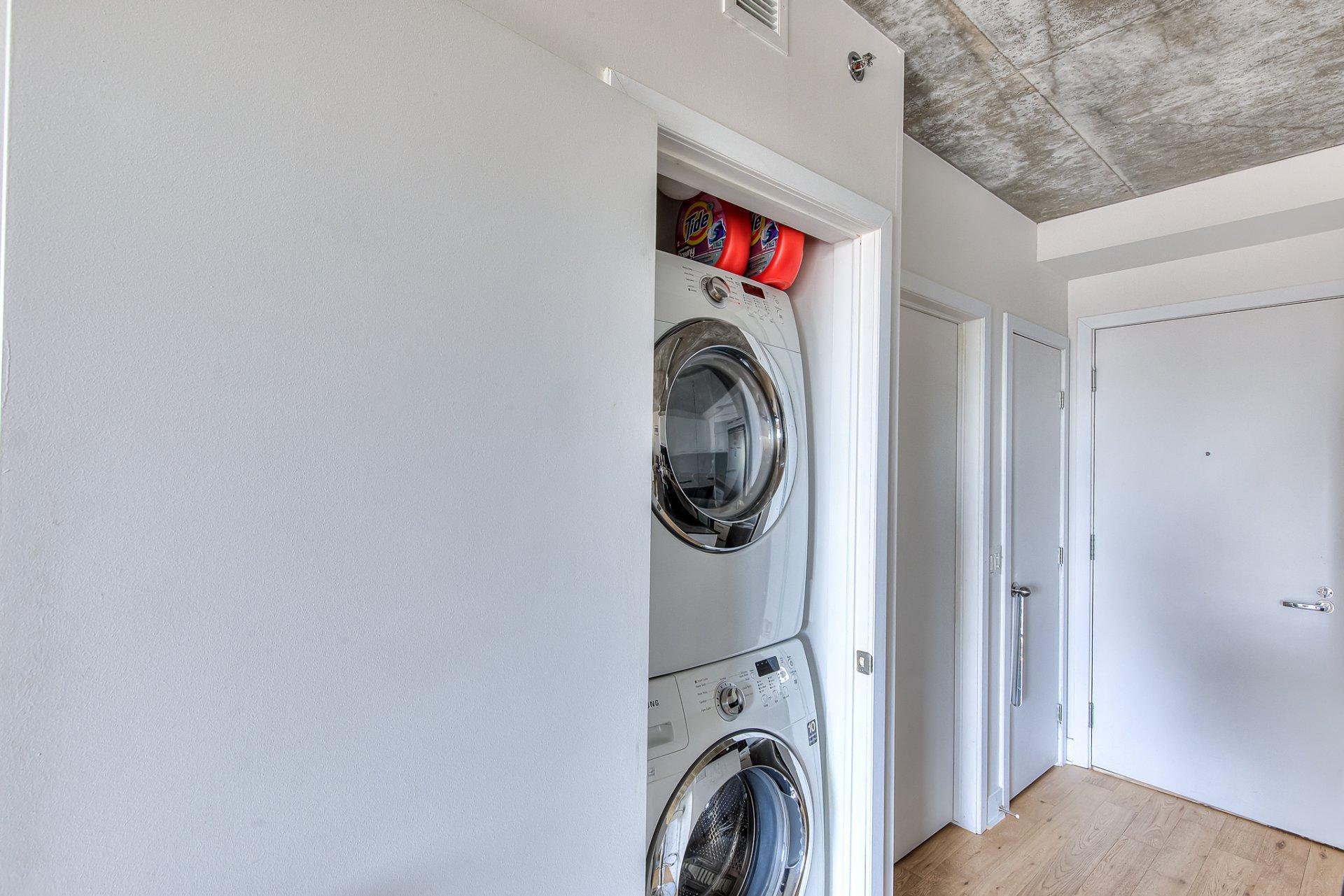 









1414


Rue Chomedey

, 1149,
Montréal (Ville-Marie),




QC
H3H0A2

