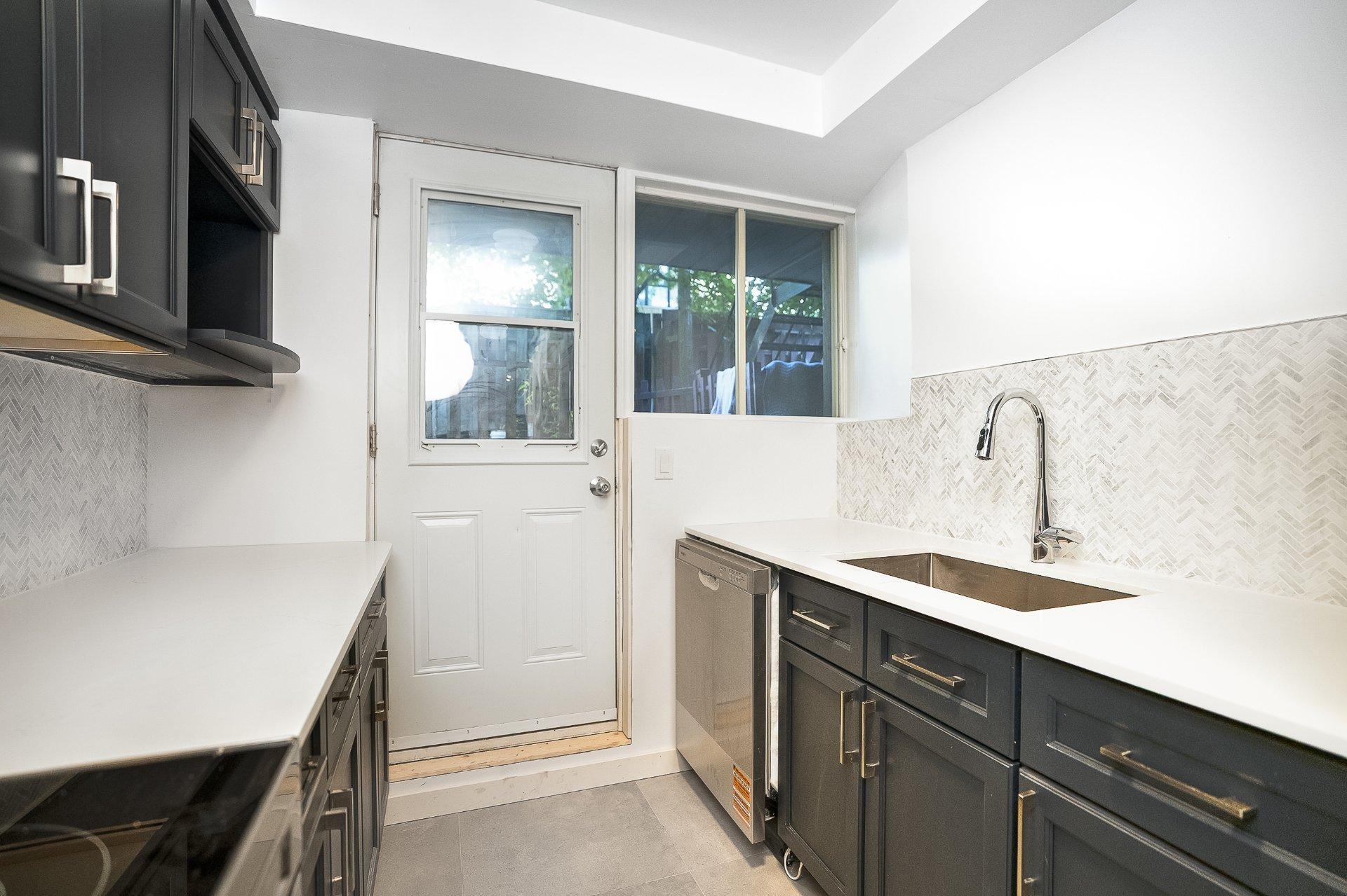 









2415


Rue de Rushbrooke

, 1,
Montréal (Le Sud-Ouest),




QC
H3K1T4

