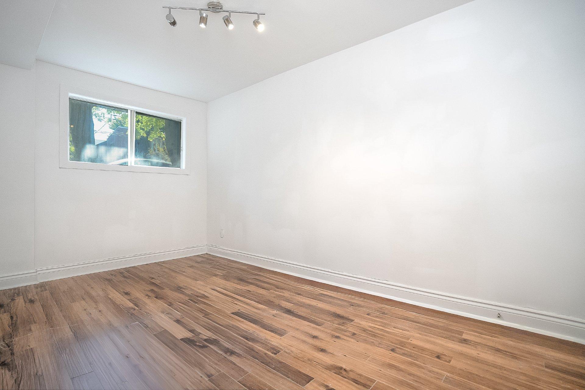 









2415


Rue de Rushbrooke

, 1,
Montréal (Le Sud-Ouest),




QC
H3K1T4

