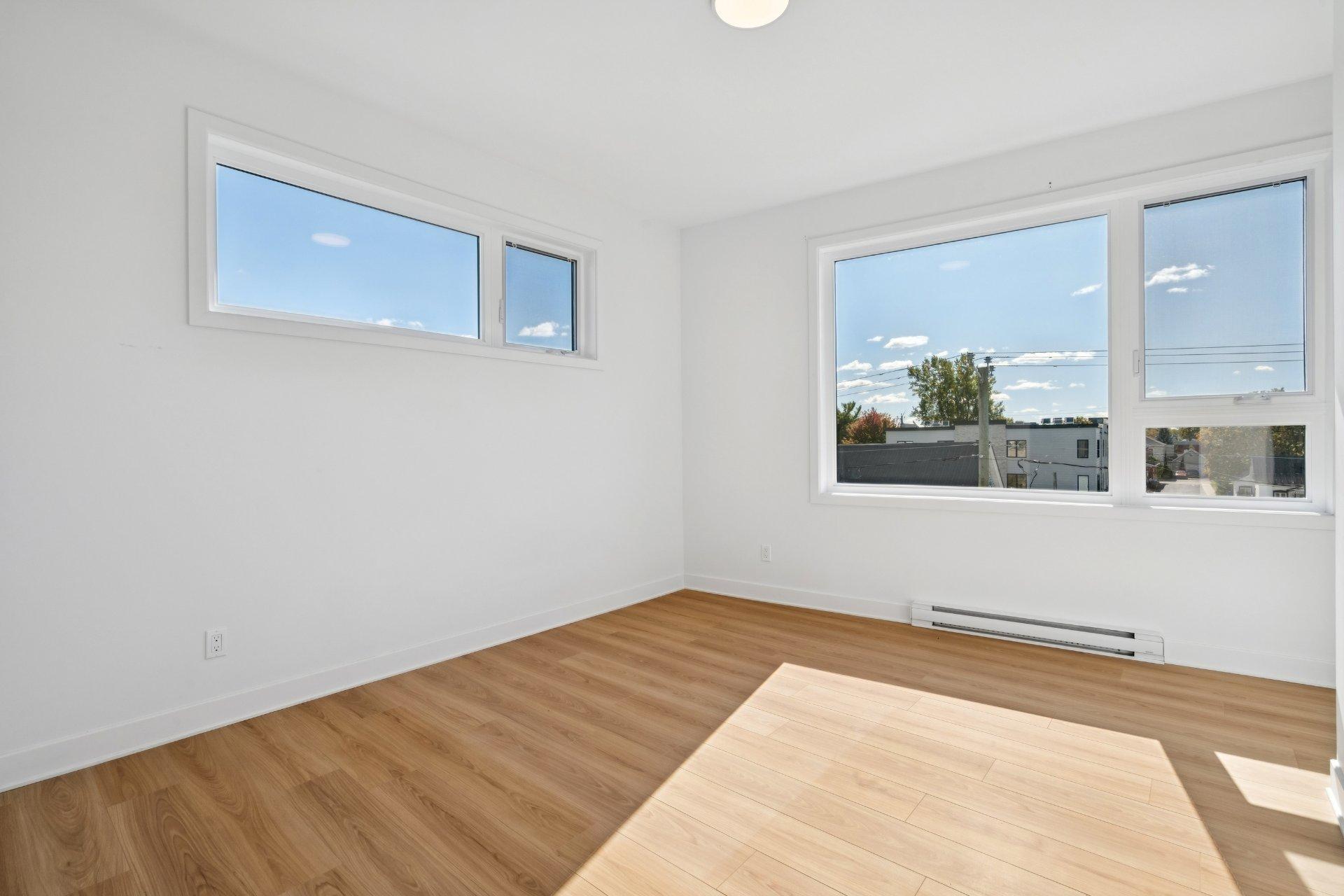 









85


Rue Lachapelle E.

, 303,
Saint-Rémi,




QC
J0L2L0

