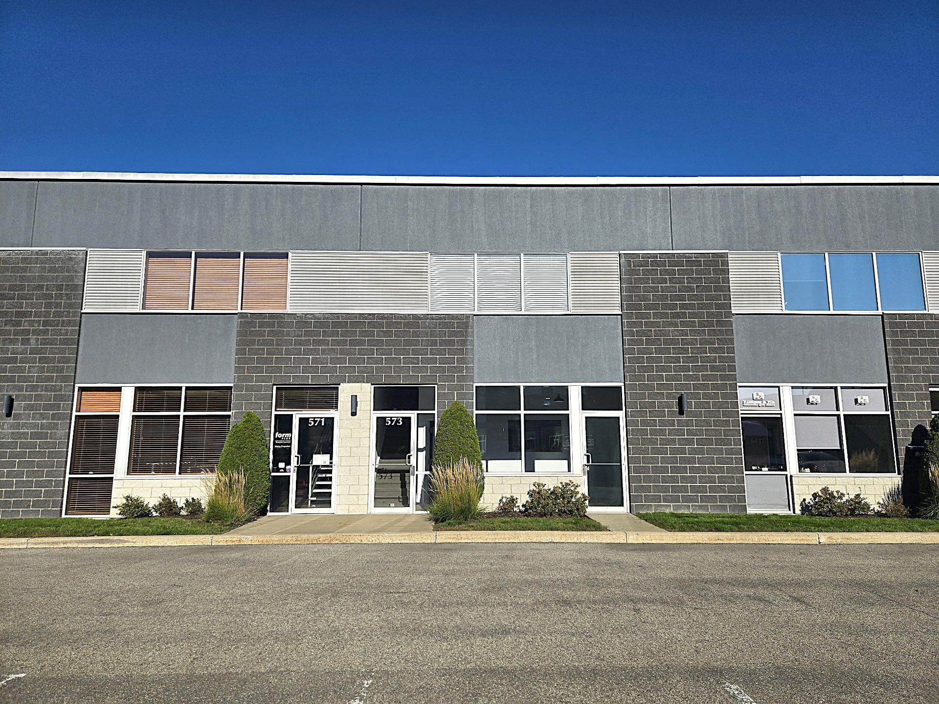 









573


Boul. du Curé-Boivin

,
Boisbriand,




QC
J7G2A8

