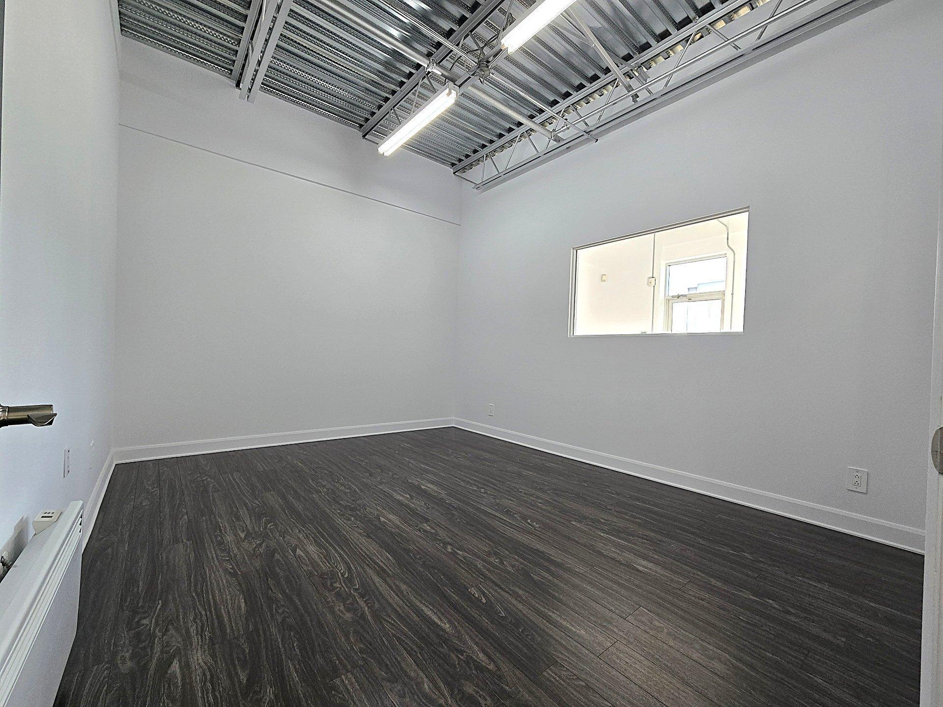 









573


Boul. du Curé-Boivin

,
Boisbriand,




QC
J7G2A8

