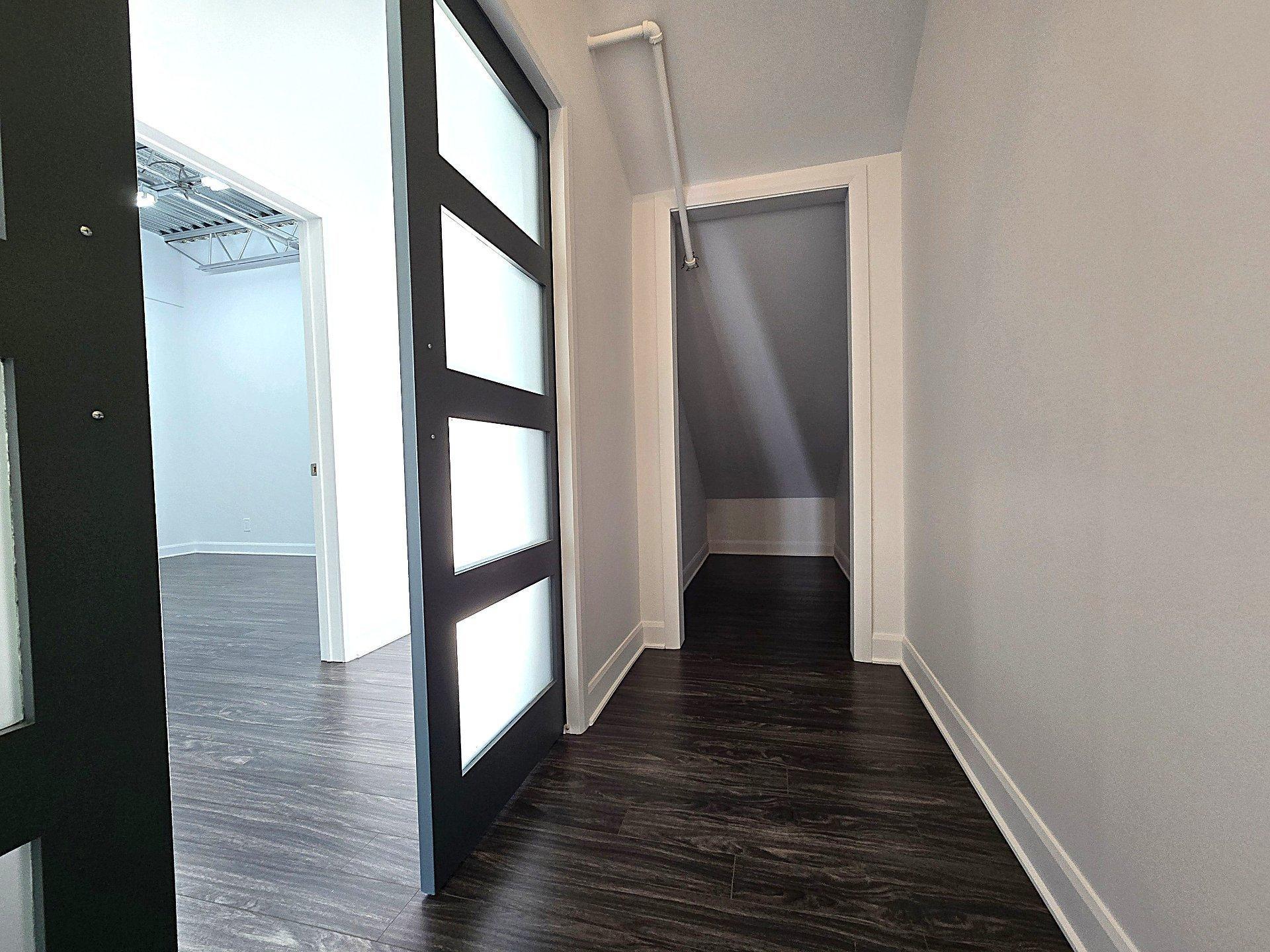 









573


Boul. du Curé-Boivin

,
Boisbriand,




QC
J7G2A8

