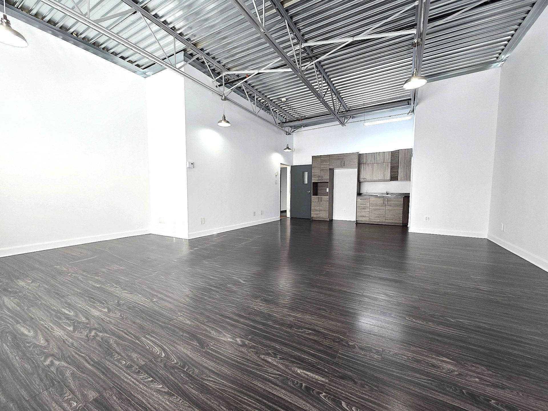 









573


Boul. du Curé-Boivin

,
Boisbriand,




QC
J7G2A8

