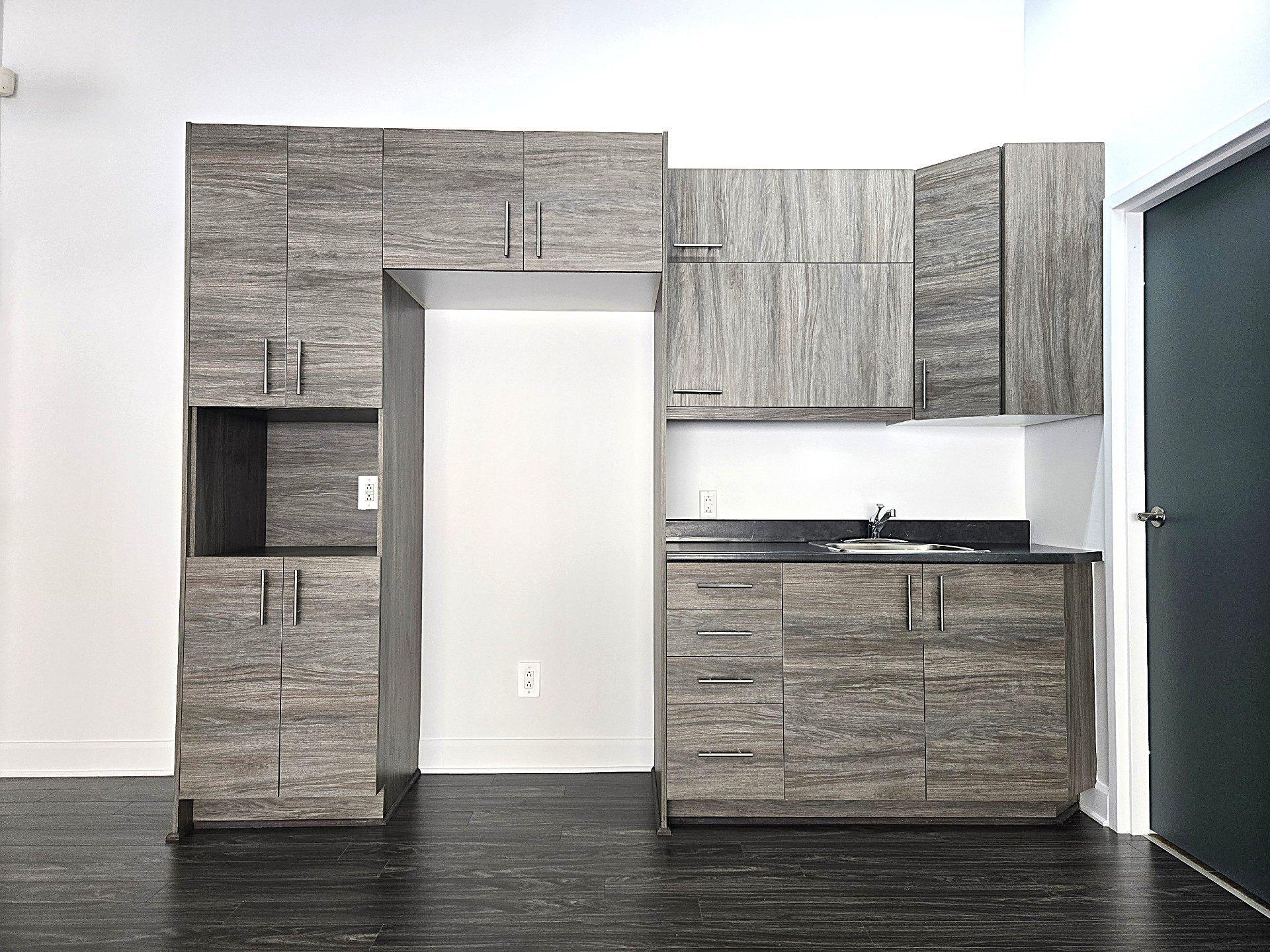 









573


Boul. du Curé-Boivin

,
Boisbriand,




QC
J7G2A8

