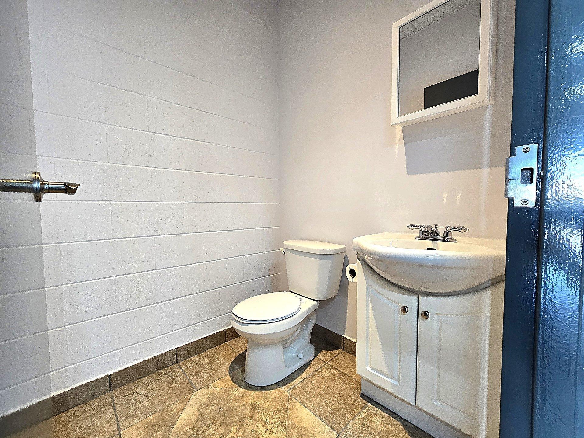 









573


Boul. du Curé-Boivin

,
Boisbriand,




QC
J7G2A8

