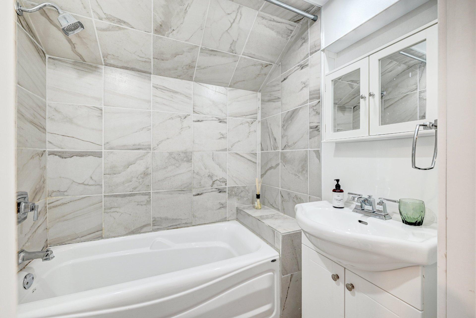 









13


46e Avenue E.

,
Blainville,




QC
J7C1L1

