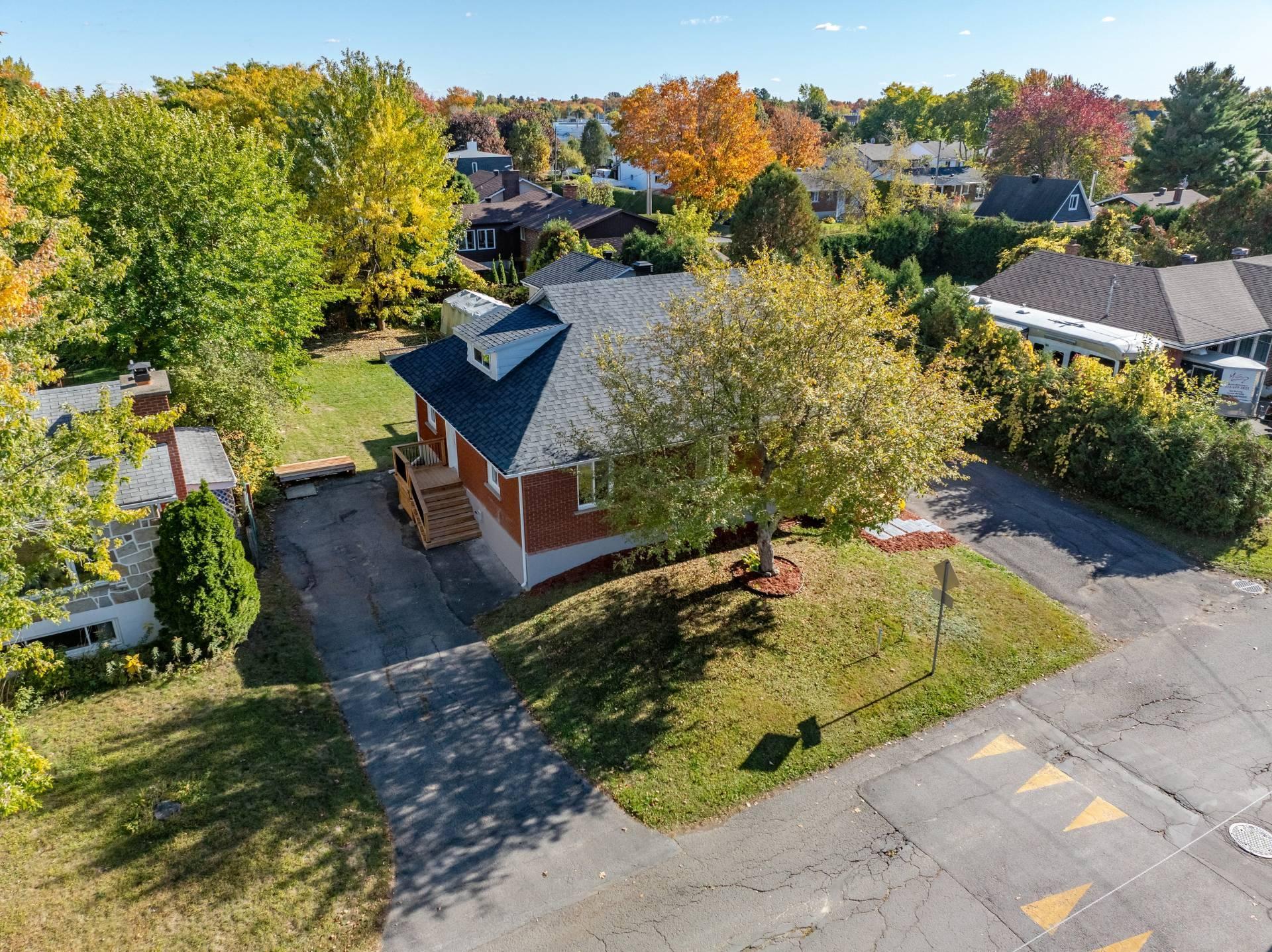 









13


46e Avenue E.

,
Blainville,




QC
J7C1L1

