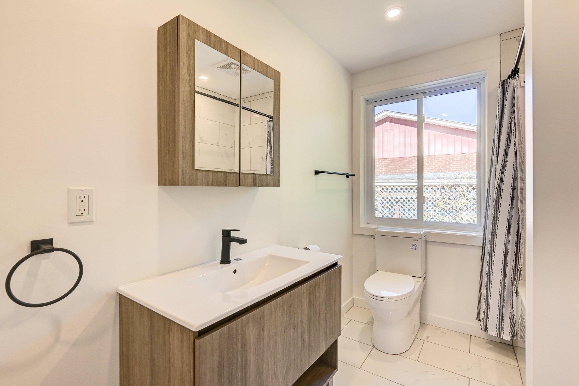 









13


46e Avenue E.

,
Blainville,




QC
J7C1L1

