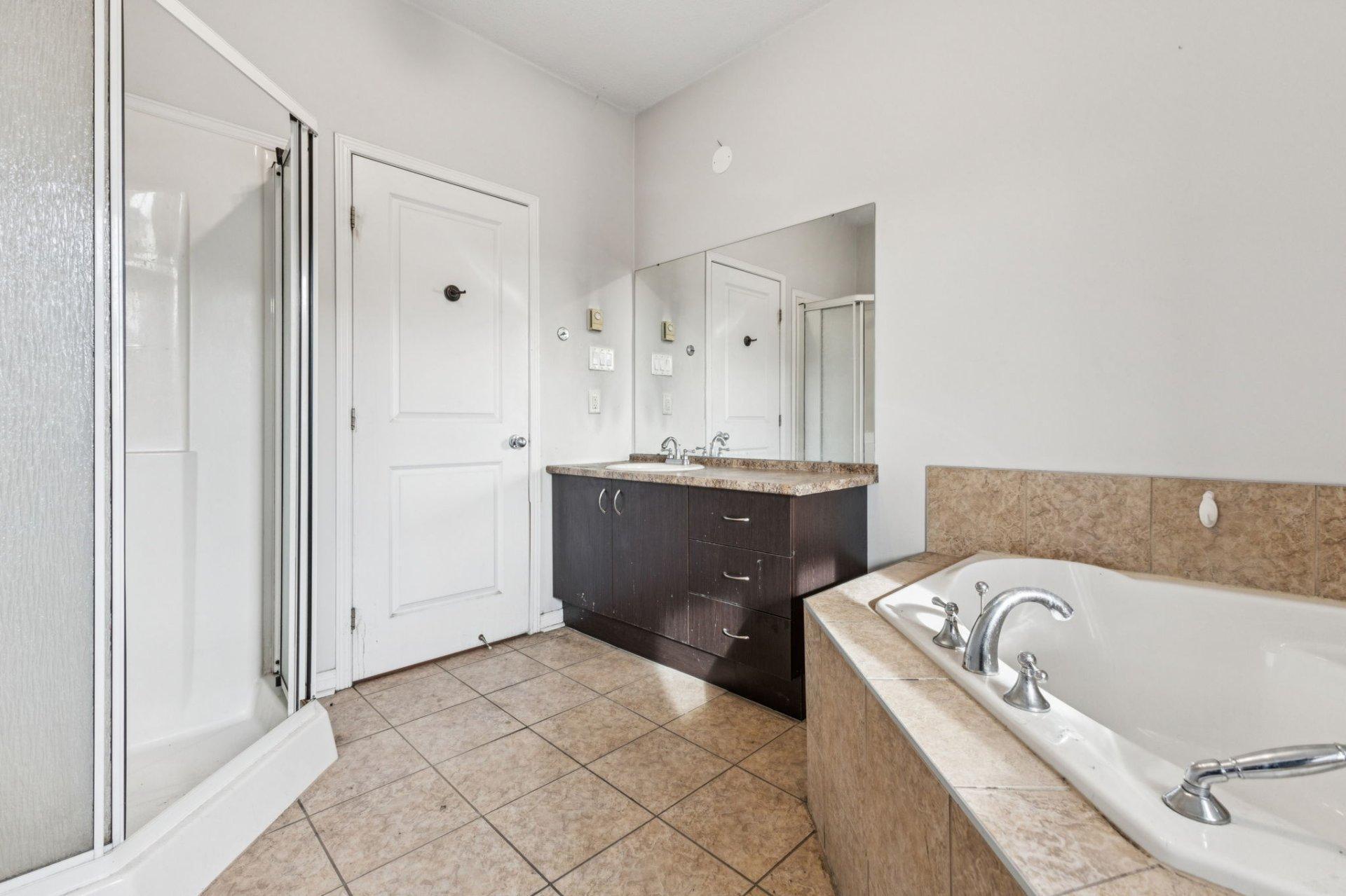 









209


Boul. d'Europe

, 3,
Gatineau (Aylmer),




QC
J9J0A3

