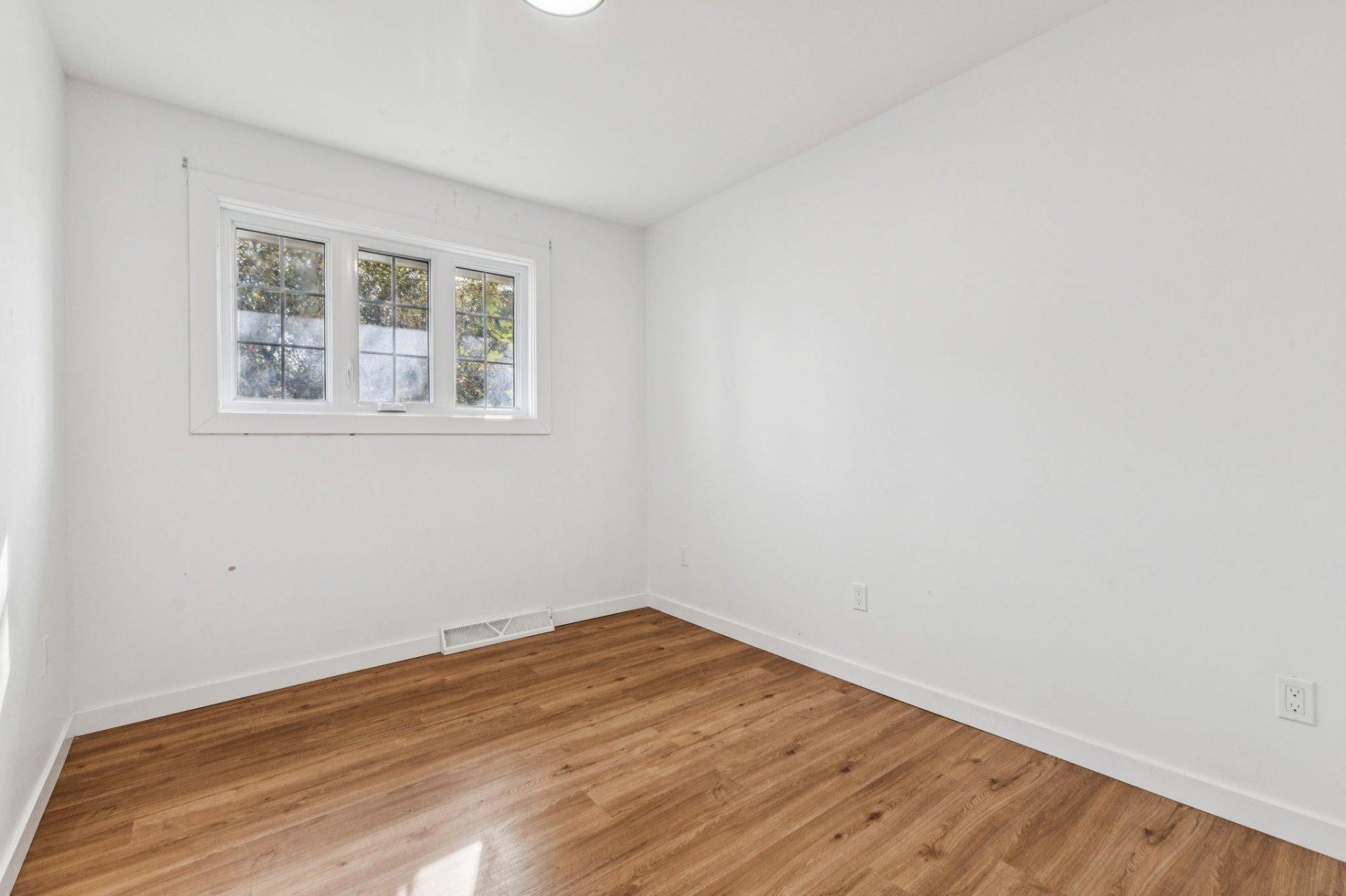 









401


Boul. St-René O.

,
Gatineau (Gatineau),




QC
J8P2W3

