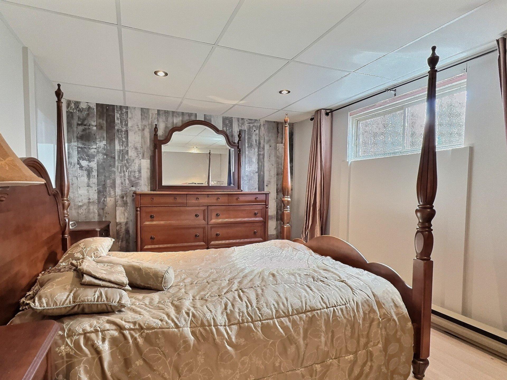 









137


Rue Yvette

,
Magog,




QC
J1X6X5

