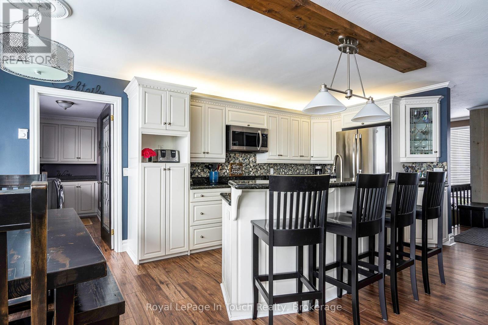 












8 TINY BEACHES ROAD S

,
Tiny,




Ontario
L0L2J0

