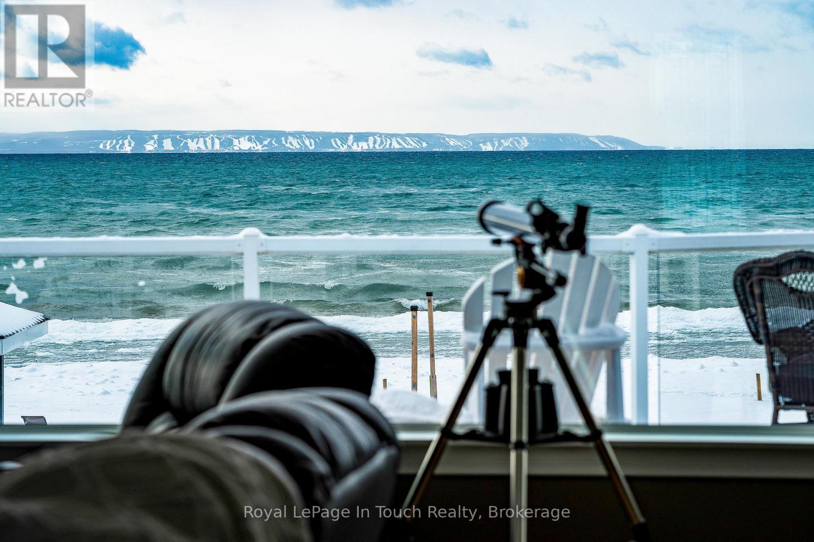 












8 TINY BEACHES ROAD S

,
Tiny,




Ontario
L0L2J0

