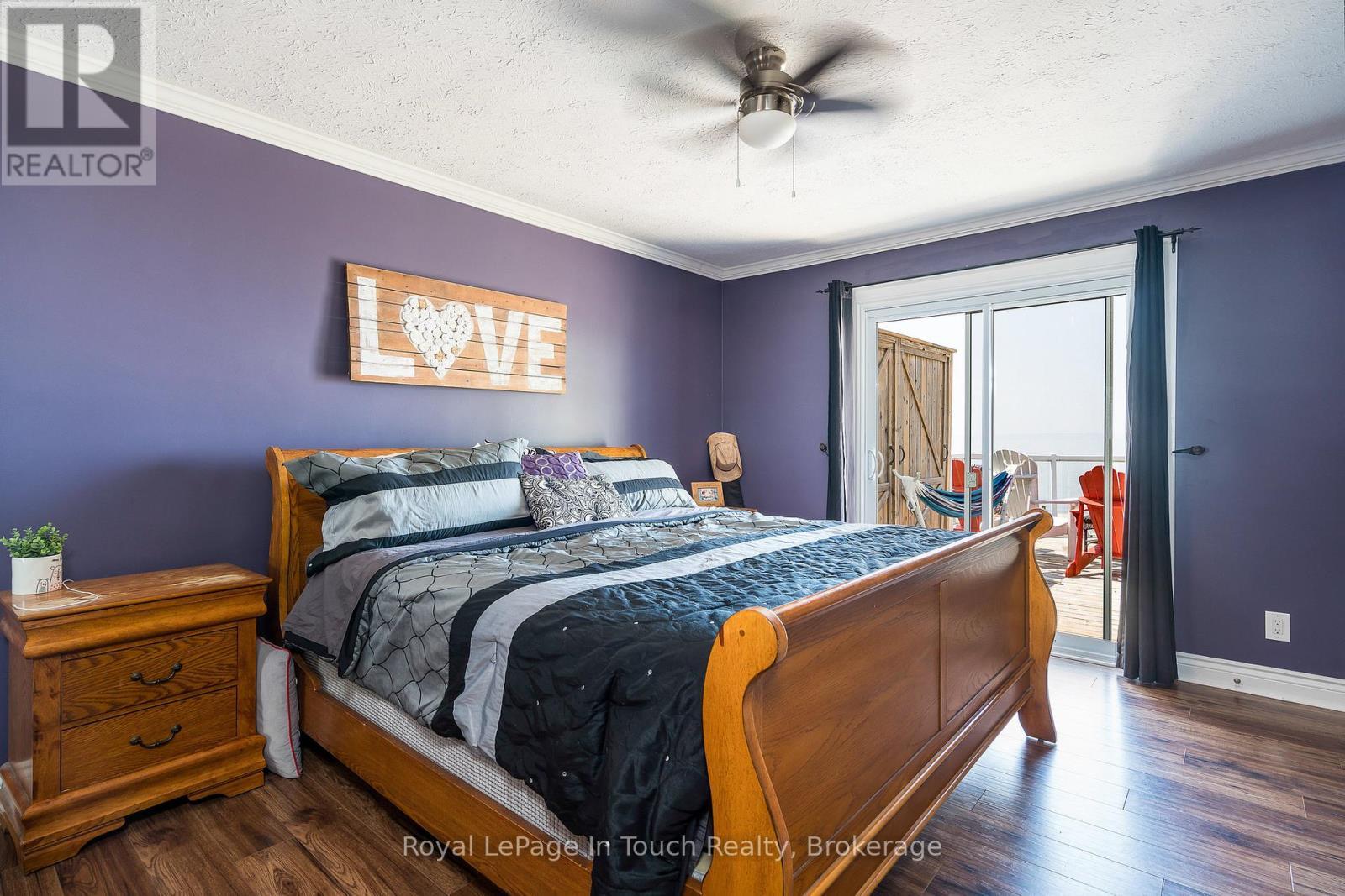 












8 TINY BEACHES ROAD S

,
Tiny,




Ontario
L0L2J0

