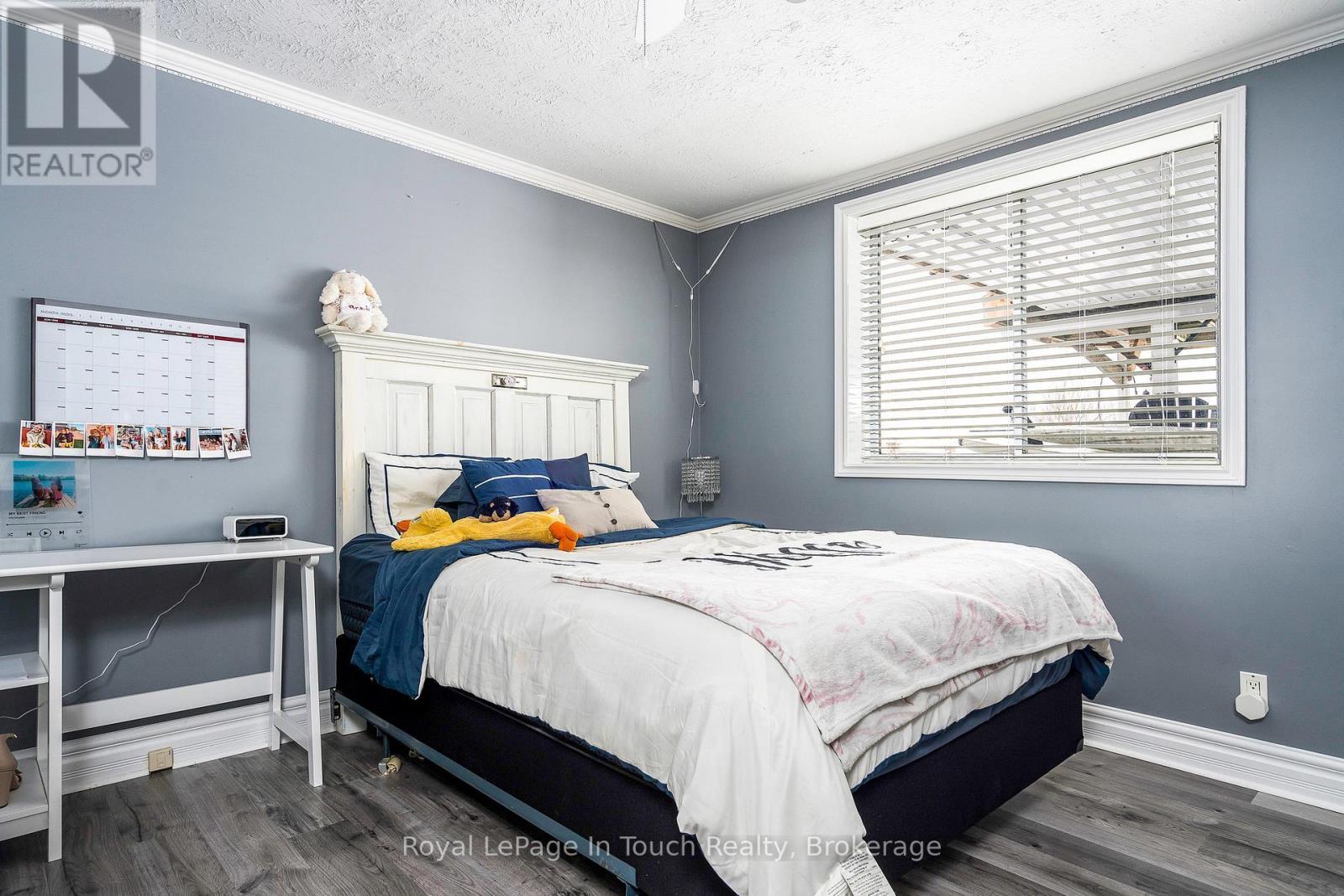 












8 TINY BEACHES ROAD S

,
Tiny,




Ontario
L0L2J0

