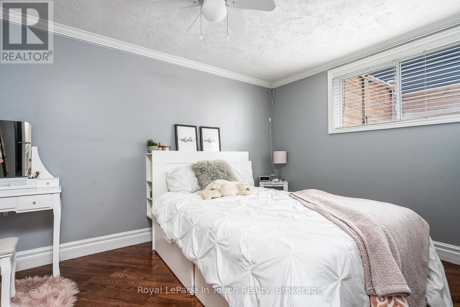 












8 TINY BEACHES ROAD S

,
Tiny,




Ontario
L0L2J0

