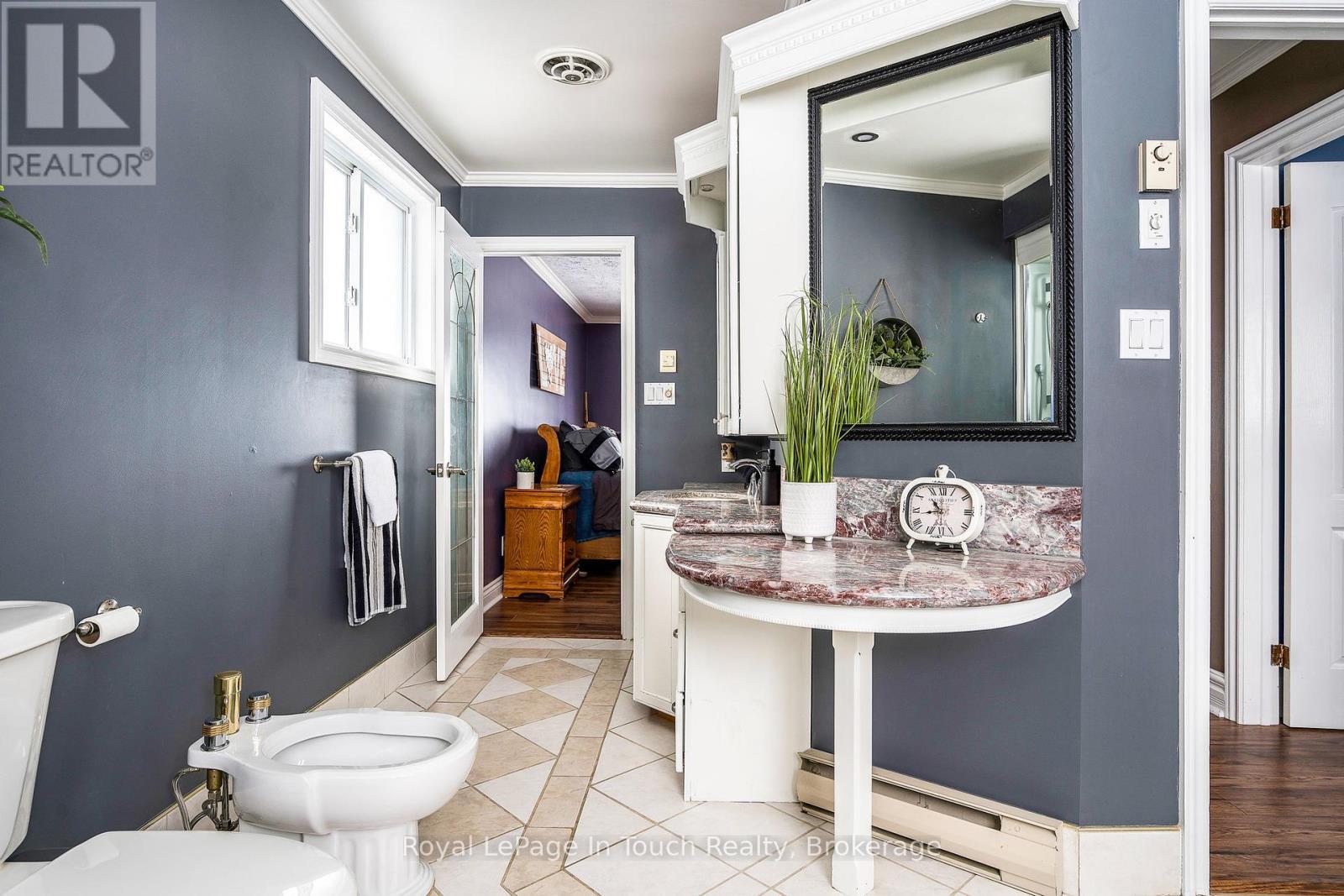 












8 TINY BEACHES ROAD S

,
Tiny,




Ontario
L0L2J0

