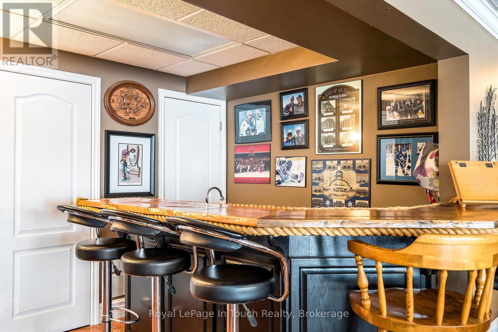 












8 TINY BEACHES ROAD S

,
Tiny,




Ontario
L0L2J0

